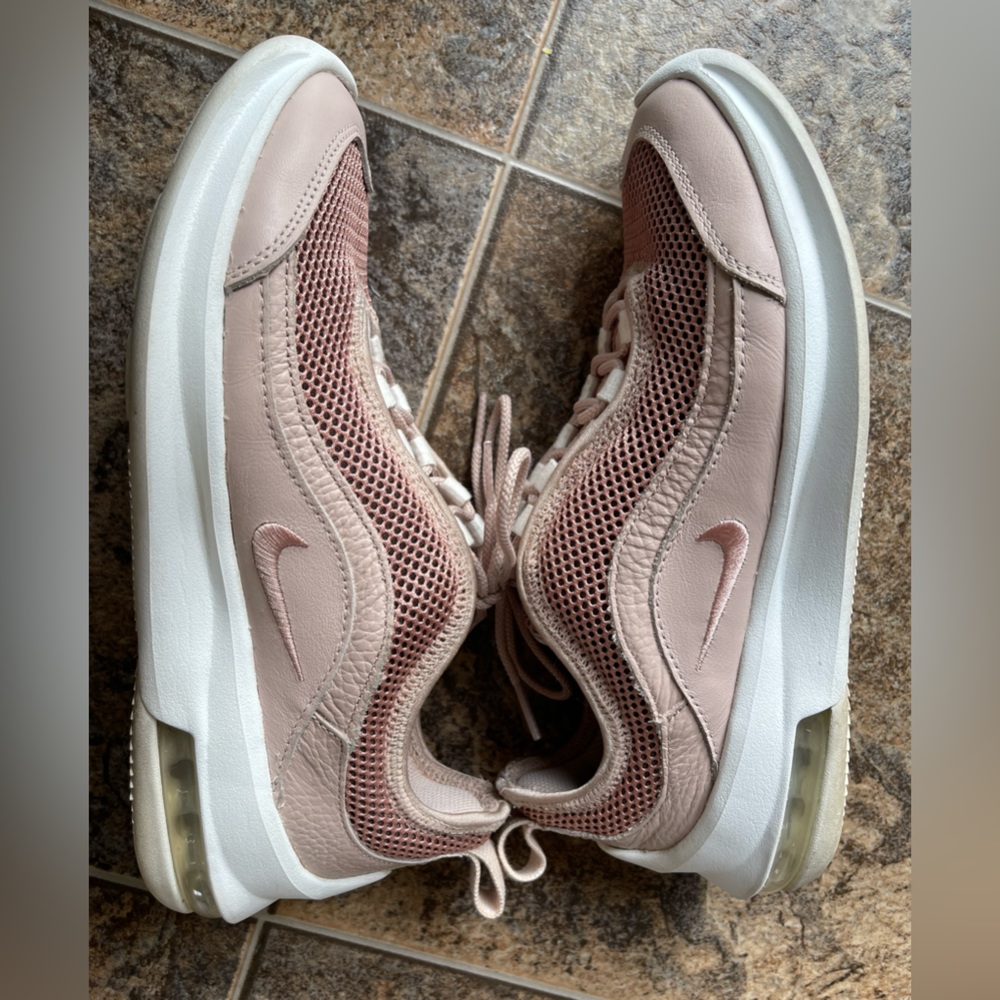 Nike Air Max Estrea Sneakers- Women’s Size 8 - Picture 7 of 9